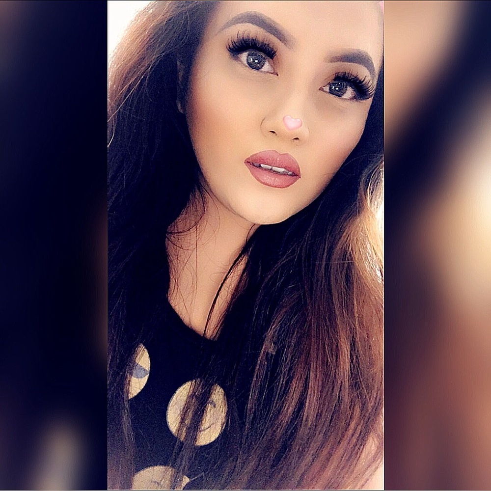 Meet your Posher, Ana